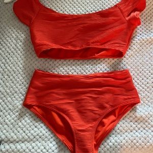Old Navy two piece bathing suit 🍊